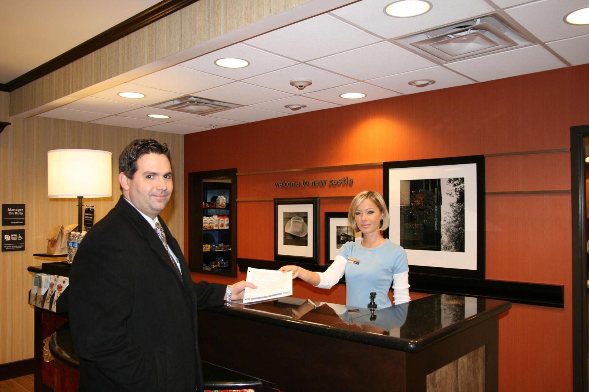 Hampton Inn & Suites New Castle, PA Interior foto